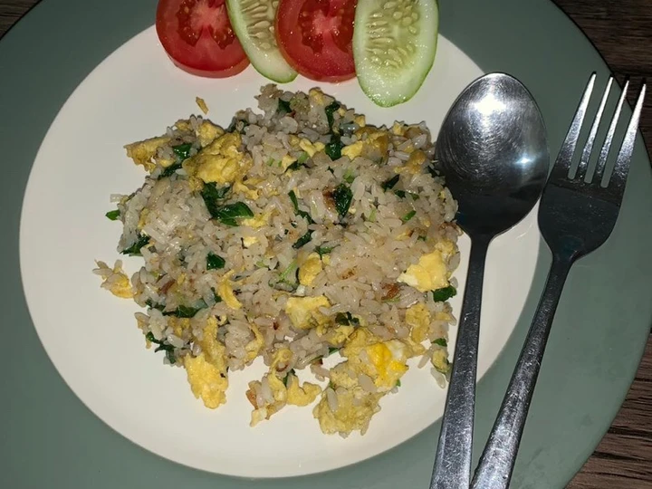 Langkah Gampang Membuat Resep  Nasi Goreng Bayam yang Enak, Enak Banget