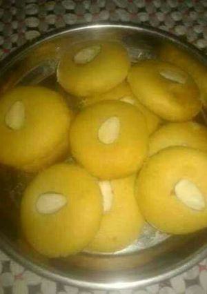 A picture of Naan khatayi.
