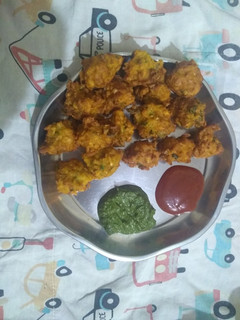 કોનૅ પકોડા(corn pakoda recipe in Gujarati રેસીપી મુખ્ય ફોટો