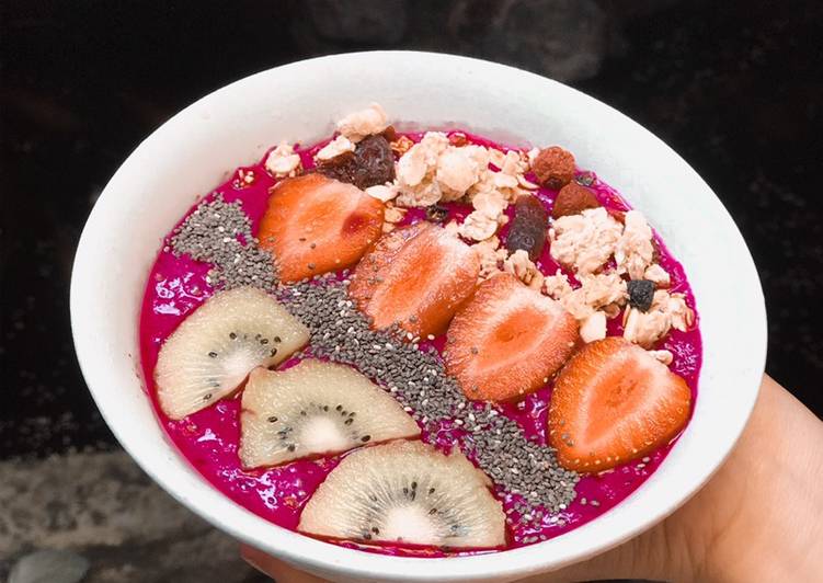 Healthy Breakfast : Smoothies Bowl