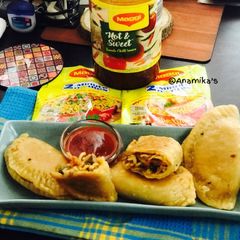 A picture of Maggi Calzones: Mexican Style.