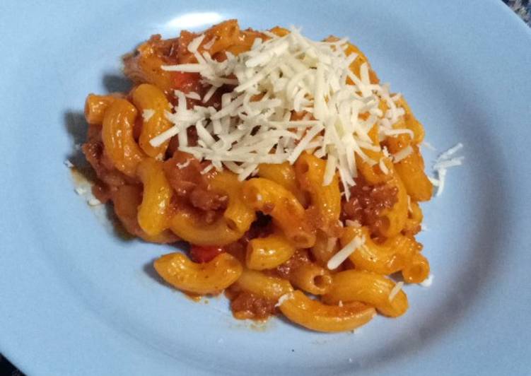 Cara Gampang Membuat Macaroni Bolognese Keju, Bisa Manjain Lidah