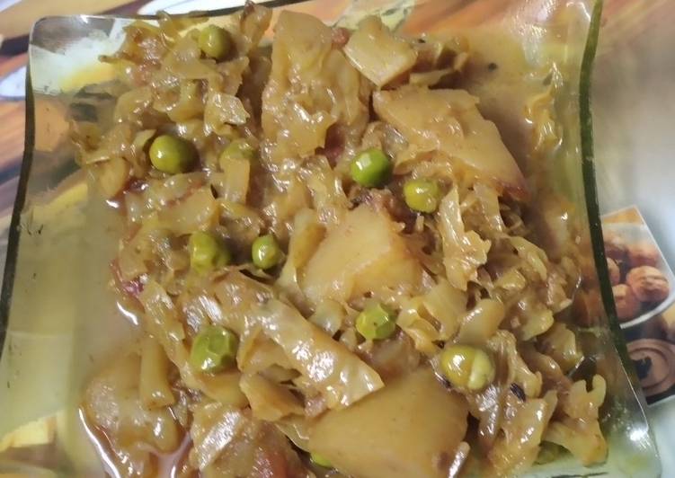 Recipe of Any-night-of-the-week Cabbage curry with potatoes and peas