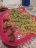 Fideos cabello de ángel caseros con salsa de espinacas