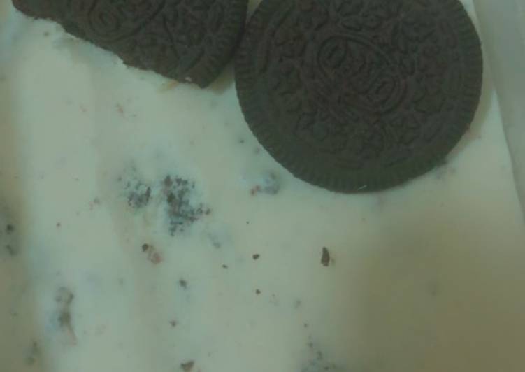 Simple Oreo ice cream π¨