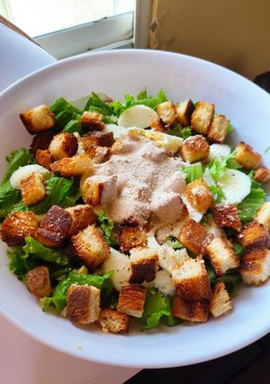 Una foto de Ensalada César sencilla sin anchoa