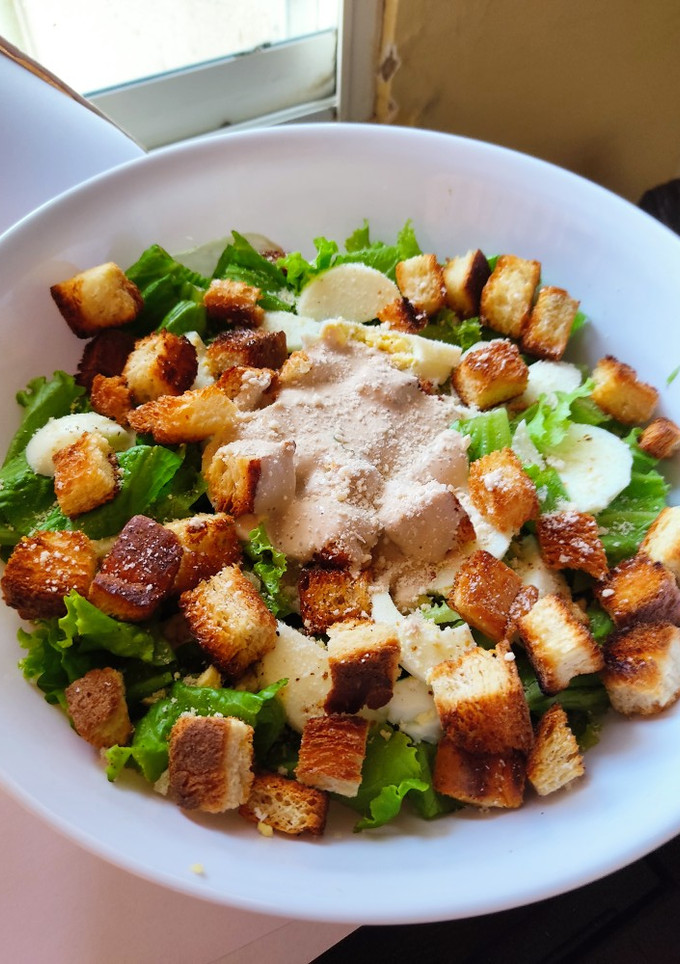 Una foto de Ensalada César sencilla sin anchoa