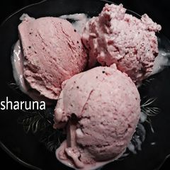 A picture of Blueberry Icecream.