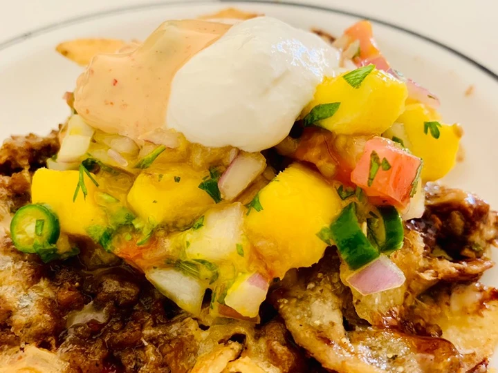 Simple Way Prepare Recipe Loaded Nachos with Mango Salsa, Sour cream and cheese sauce that is Can Pamper Your Tongue, Tasty}