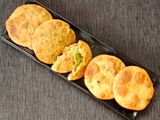 मटार कचोरी (Matar Kachori Recipe In Marathi)