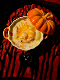 A picture of Bacon and pepper potato soup.