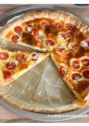 Une photo de Tarte à la vache qui rit et tomates cerises