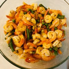 A picture of Shrimp with mix Veggies 🍅 🌽 🌶.