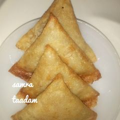 A picture of Crispy samosa.