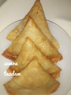 A picture of Crispy samosa.