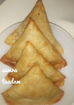 A picture of Crispy samosa.