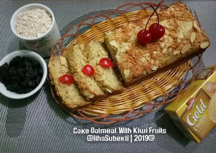 Resep 41. Cake Oatmeal With Kiwi Fruits No Mixer🍒, Lezat