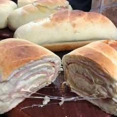 Una foto de Pan casero relleno súper fácil y rápido