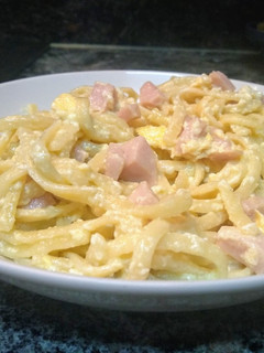 Una foto de Tallarines "carbonara"