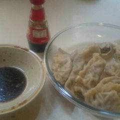 A picture of Asian Dumplings, boiled.