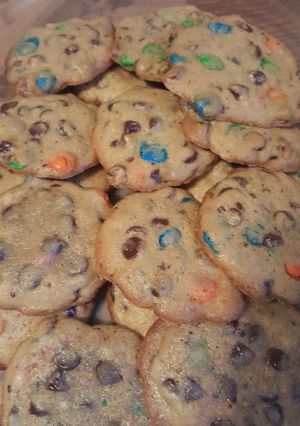A picture of Delicious Chewy Chocolate Chip and M&M Cookies.
