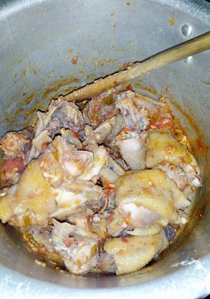A picture of Chicken kienyeji#author marathon.