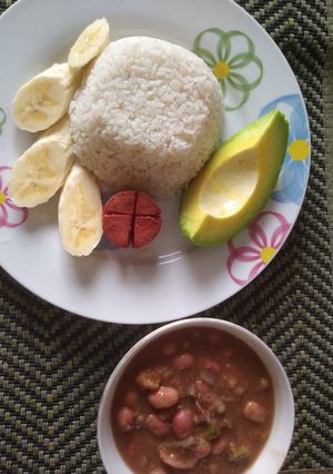 Una foto de Cargamento con platanito maduro