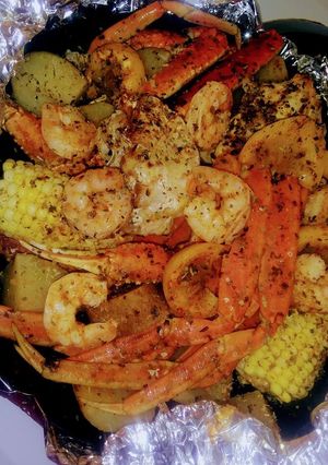 A picture of Easy seafood boil.