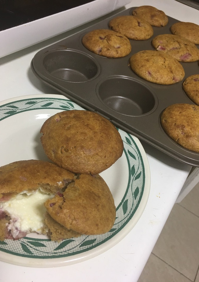 Una foto de Muffins de fresas y queso crema