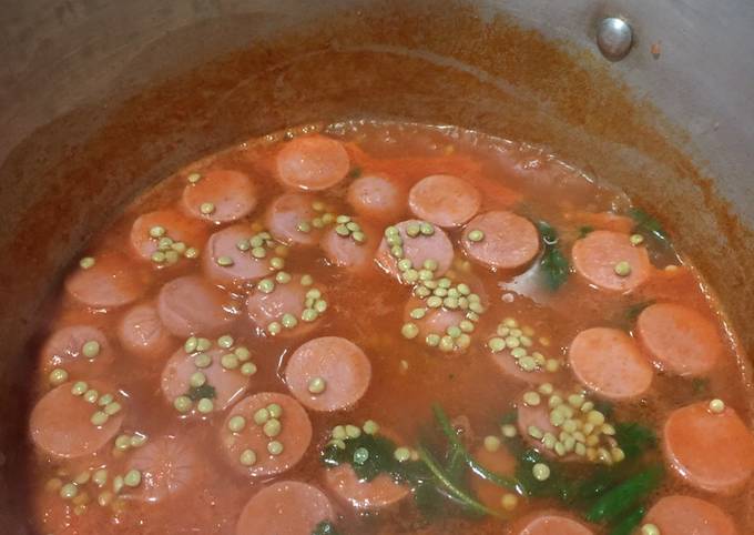 Sopa de lentejas con salchichas Receta de Eva Reyes- Cookpad
