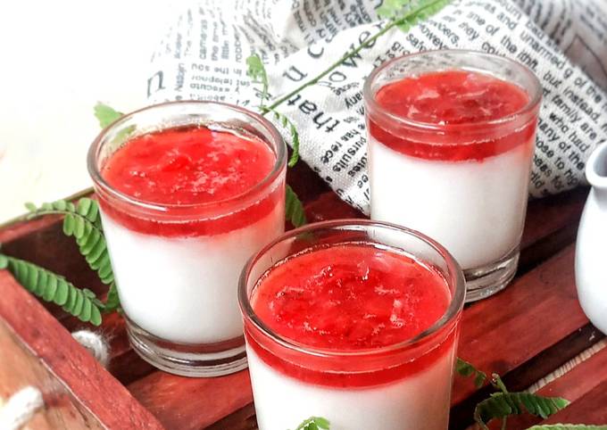 Resep Strawberry silky pudding Anti Gagal