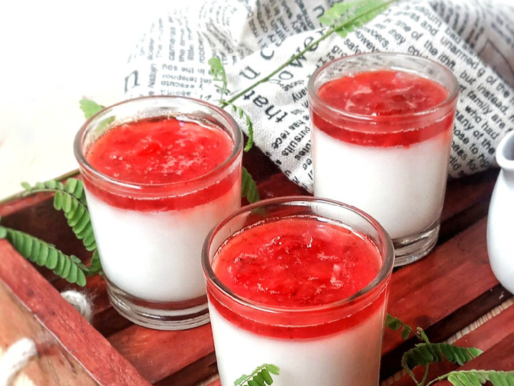 Resep Strawberry silky pudding Anti Gagal