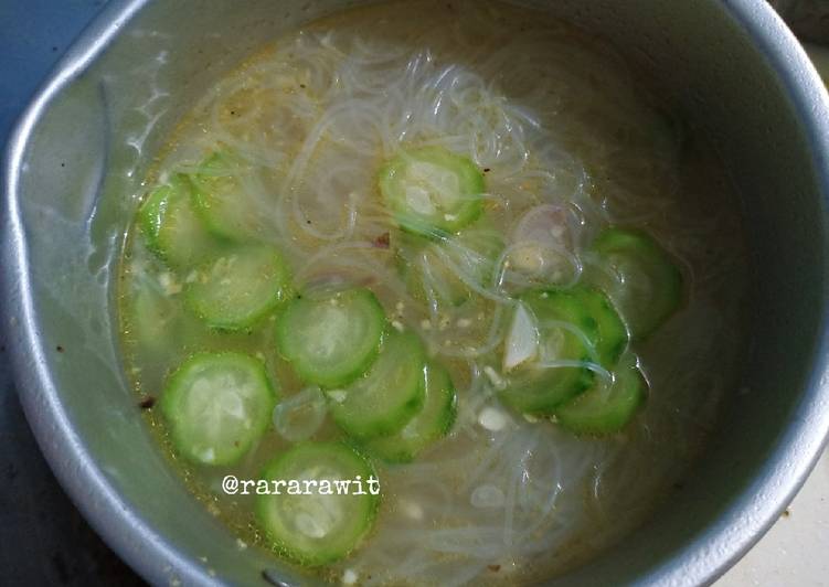 Langkah Mudah untuk Menyiapkan Sayur oyong soun Anti Gagal