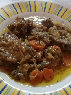 Una foto de Carne y verduras a la crema