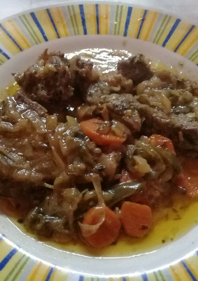 Una foto de Carne y verduras a la crema