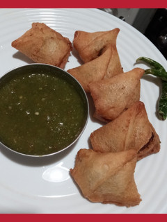 ब्रेड समोसे (Bread samose recipe in hindi) रेसिपी मुख्य फोटो