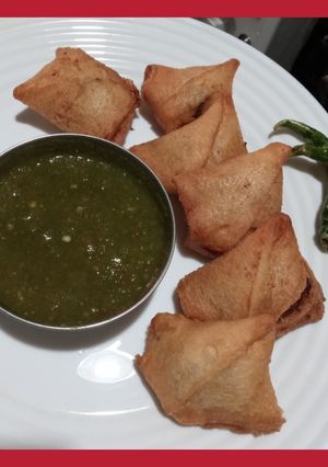 ब्रेड समोसे (Bread samose recipe in hindi) रेसिपी मुख्य फोटो