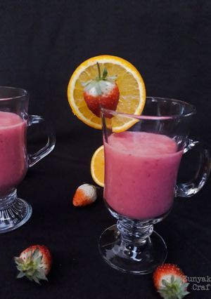 A picture of Strawberry Orange smoothie.