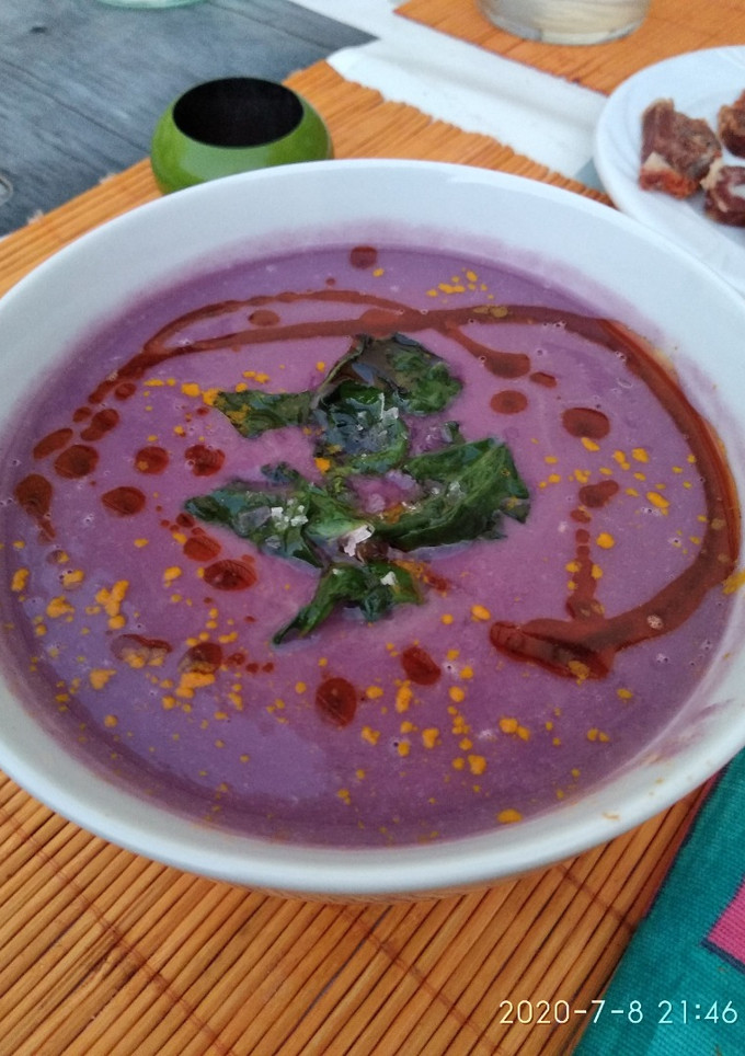 Una foto de Crema fría de lombarda