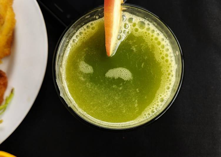 Wheat Grass Apple Juice