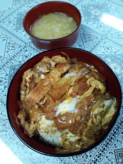 รูปของ Katsu-Don (ข้าวหน้าหมูทอด)