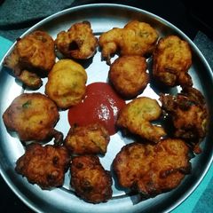 A picture of Paneer Pakoda.