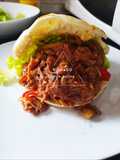 Pan pita de cochinita pibil