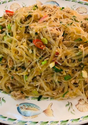 A picture of Ants climbing trees (Stir fry mince pork with mung bean noodles).