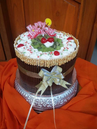 Langkah Gampang Membikin Resep  Pocky Bday Cake #Tiramisu Egg Drops mixed Spongecake Chocolate Base Cake# yang Bisa Manjain Lidah, Lezat Sekali