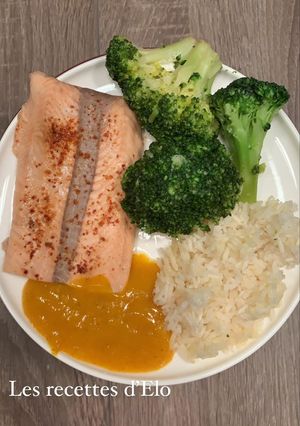 Une photo de Saumon et sa sauce mangue citronnelle au Thermomix
