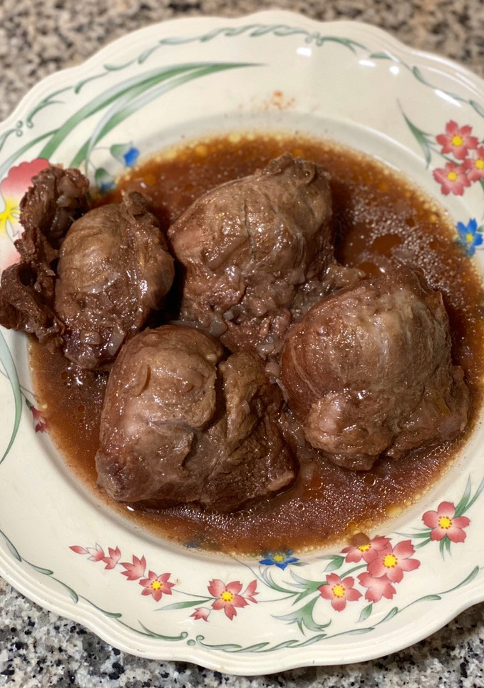 Una foto de Carrilladas de cerdo con vino tinto y mermelada