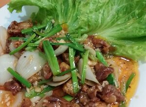 Hình của món Sụn gà chiên nước mắm... đưa bia lung linh luôn.