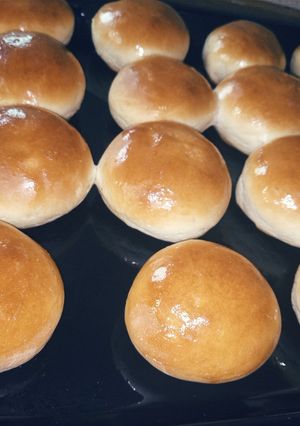 A picture of Dinner rolls.
