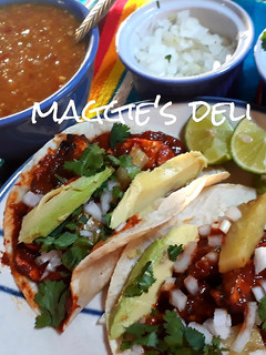Una foto de Tacos de adobada vegano 🎂🎈🎁 cumplo 10 años en cookpad 🤣😁😊